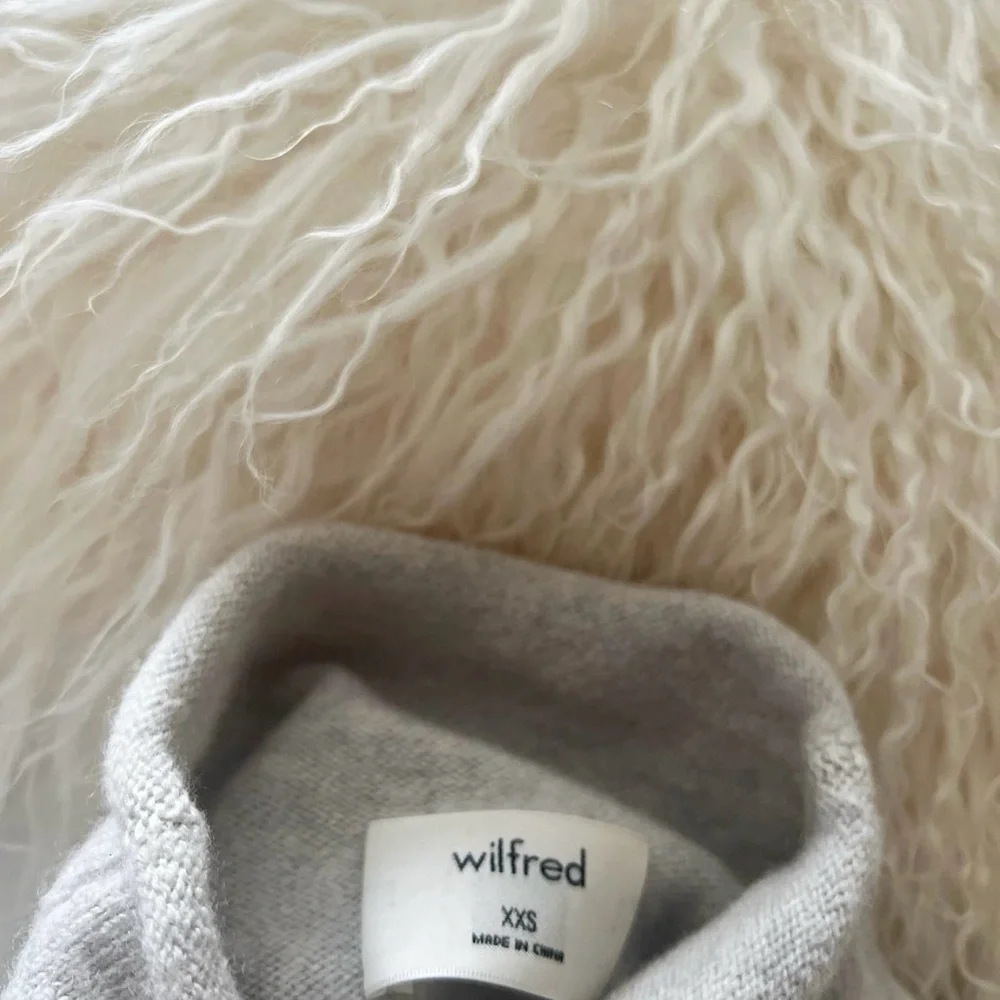 Wilfred Turtle Neck - Picture 3 of 3